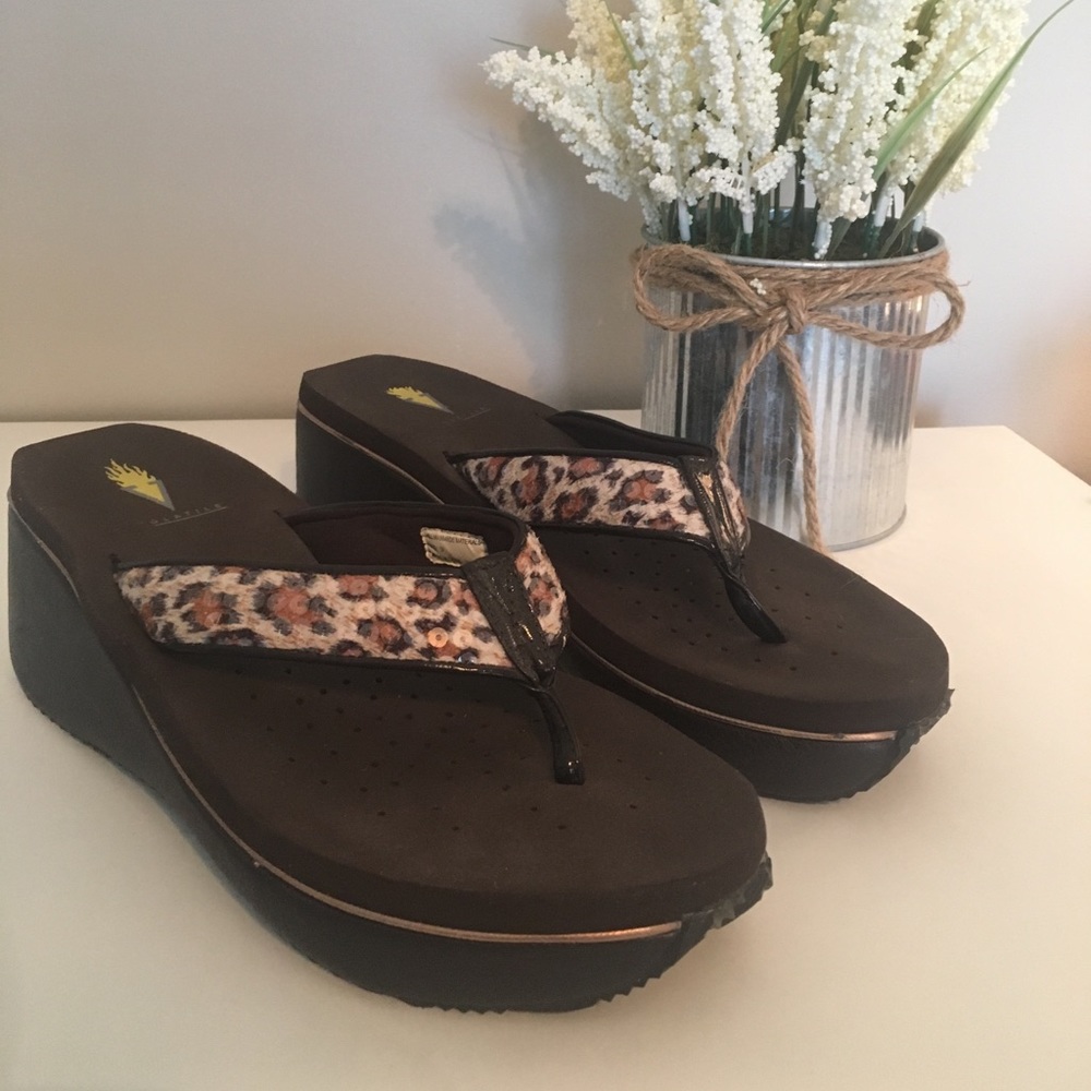 Volatile sandals - like new